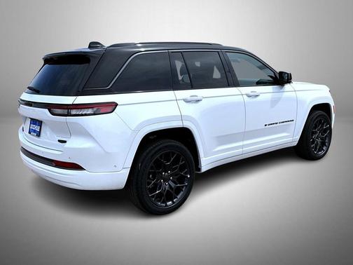 bright white clearcoat 2026 Jeep Grand Cherokee Summit