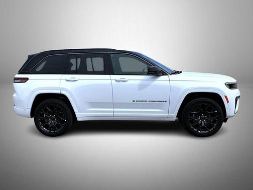 bright white clearcoat 2026 Jeep Grand Cherokee Summit