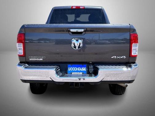 Granite Crystal Metallic Clearcoat 2019 RAM 2500 Big Horn Crew Cab 4x4 6'4' Box