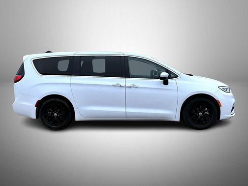 Bright White Clearcoat 2023 Chrysler Pacifica Touring L