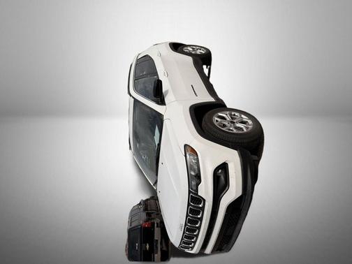 Bright White Clearcoat 2025 Jeep Compass Latitude