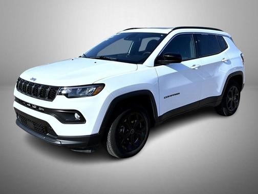 Bright White Clearcoat 2025 Jeep Compass Latitude