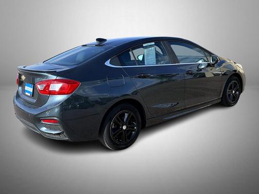 Graphite Metallic 2017 Chevrolet Cruze LT