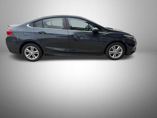 Graphite Metallic 2017 Chevrolet Cruze LT