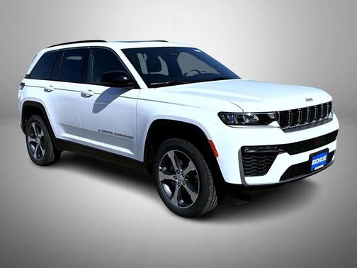 Bright White Clearcoat 2026 Jeep Grand Cherokee Limited