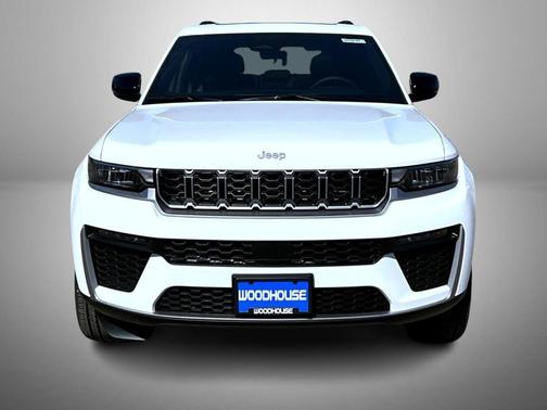 Bright White Clearcoat 2026 Jeep Grand Cherokee Limited