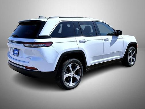 Bright White Clearcoat 2026 Jeep Grand Cherokee Limited