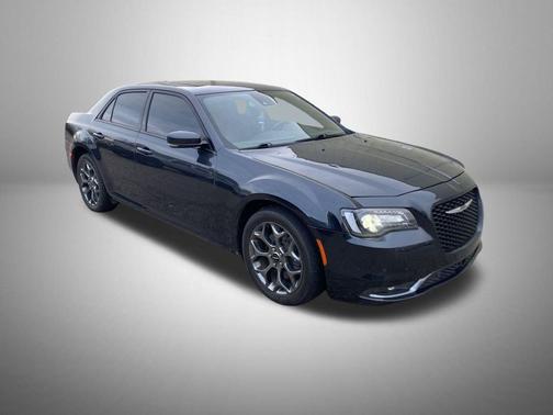 2016 Chrysler 300 S