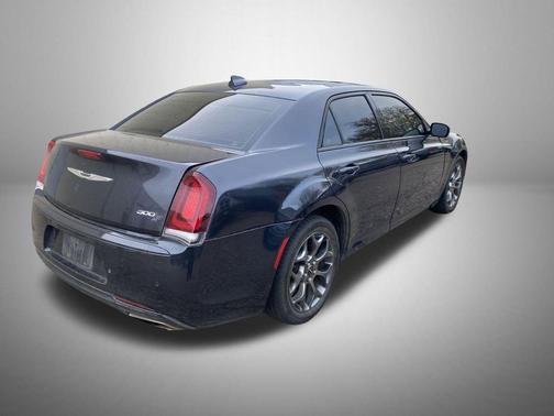 2016 Chrysler 300 S