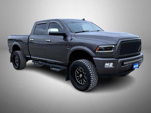 2018 RAM 2500 Laramie Crew Cab 4x4 6'4' Box