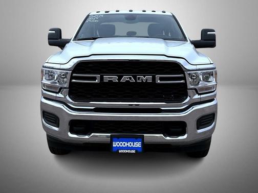2024 RAM 3500 Tradesman Crew Cab 4x4 6'4' Box