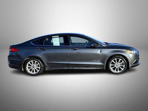 2017 Ford Fusion Hybrid SE