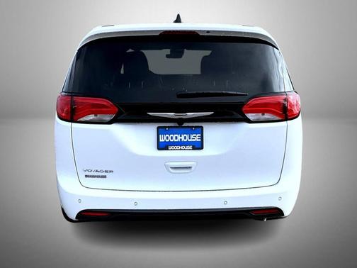 2026 Chrysler Voyager LX