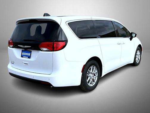 2026 Chrysler Voyager LX