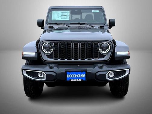Granite Crystal Metallic Clearcoat 2026 Jeep Gladiator Sahara 4x4