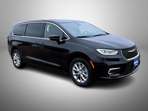 Diamond Black Crystal Pearlcoat 2026 Chrysler Pacifica Limited