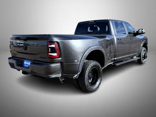 2022 RAM 3500 Laramie Crew Cab 4x4 8' Box