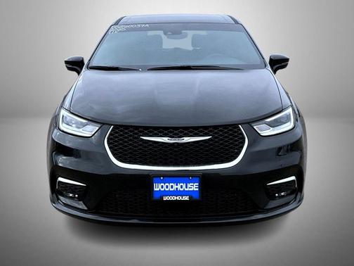 2025 Chrysler Pacifica L