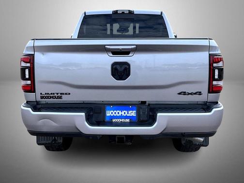 Billet Silver Metallic Clearcoat 2022 RAM 2500 Limited Crew Cab 4x4 6'4' Box