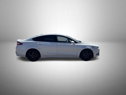 White Platinum Clearcoat Metallic 2016 Ford Fusion SE