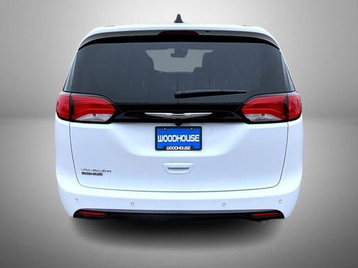 2026 Chrysler Voyager LX