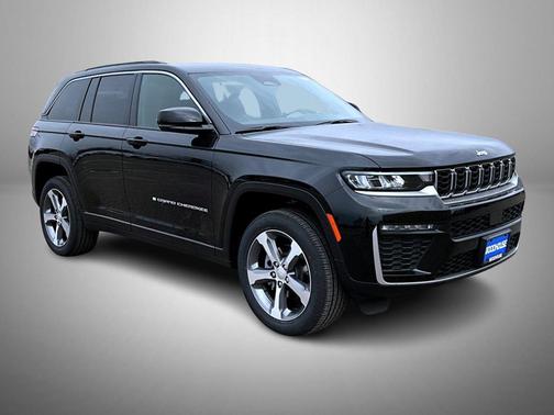 Diamond Black Crystal Pearlcoat 2026 Jeep Grand Cherokee Limited