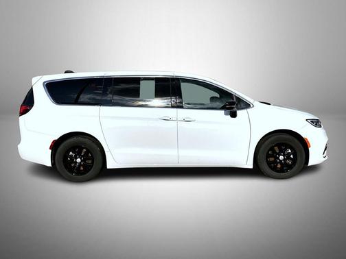 Bright White Clearcoat 2025 Chrysler Pacifica L