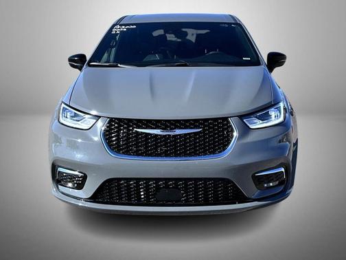 2025 Chrysler Pacifica L