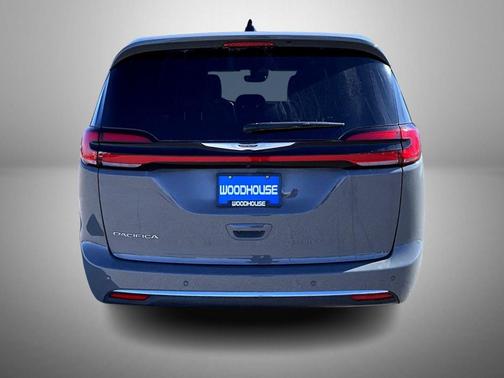 2025 Chrysler Pacifica L