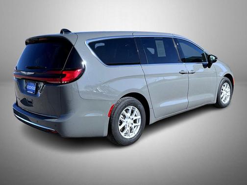 2025 Chrysler Pacifica L