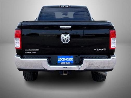 2019 RAM 2500 Big Horn Crew Cab 4x4 6'4' Box