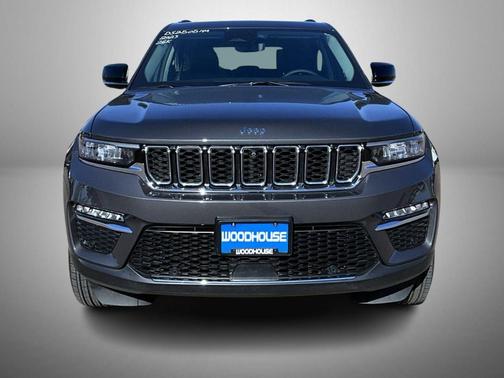 Baltic Gray Metallic Clearcoat 2023 Jeep Grand Cherokee Limited