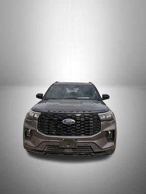 Gray Metallic 2025 Ford Explorer ST-Line