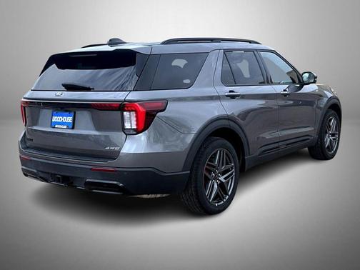 Gray Metallic 2025 Ford Explorer ST-Line