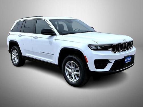Bright White Clearcoat 2026 Jeep Grand Cherokee Altitude
