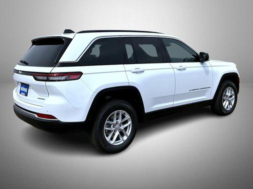 Bright White Clearcoat 2026 Jeep Grand Cherokee Altitude