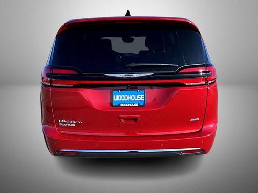 Red Hot Pearlcoat 2026 Chrysler Pacifica L