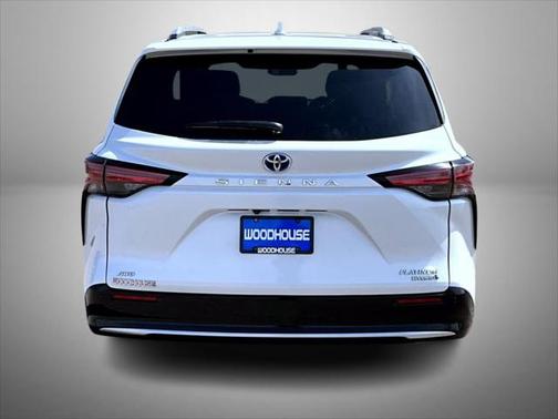 2024 Toyota Sienna Platinum 7 Passenger