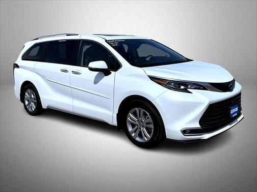 2024 Toyota Sienna Platinum 7 Passenger