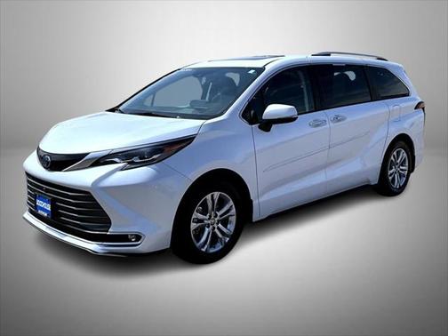 2024 Toyota Sienna Platinum 7 Passenger