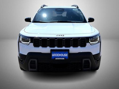 Bright White Clearcoat 2026 Jeep Cherokee Laredo