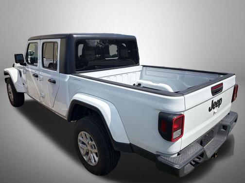 Bright White Clearcoat 2023 Jeep Gladiator Sport S