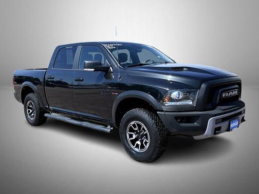 Brilliant Black Crystal Pearlcoat 2017 RAM 1500 Rebel