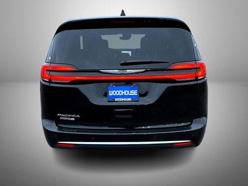 2025 Chrysler Pacifica L