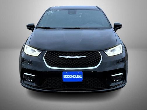 2025 Chrysler Pacifica L