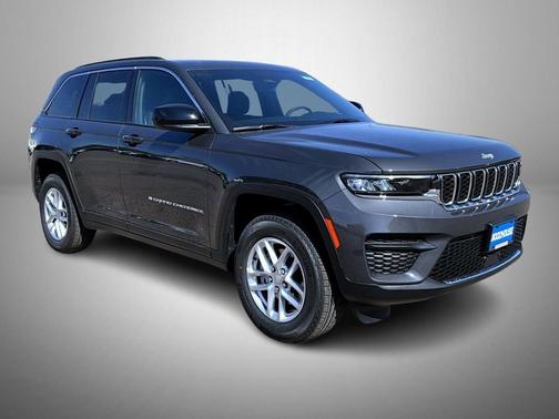 Baltic Gray Metallic Clearcoat 2026 Jeep Grand Cherokee Altitude