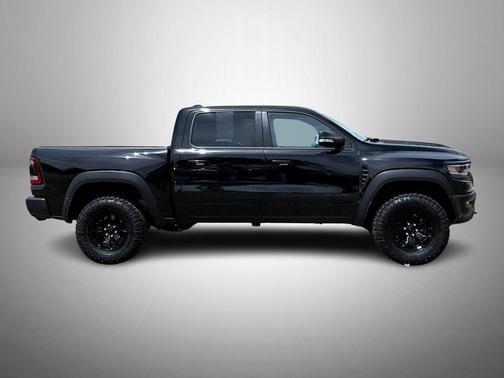 Diamond Black Crystal Pearlcoat 2021 RAM 1500 TRX