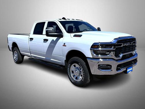 Bright White Clearcoat 2026 RAM 2500 Tradesman Crew Cab 4x4 8' Box