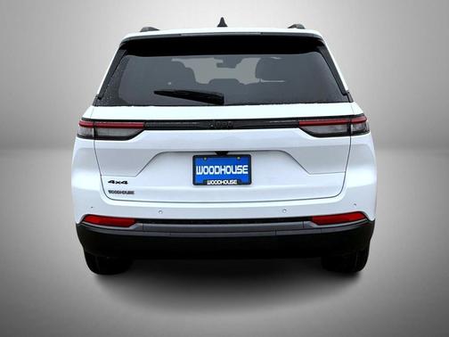 2026 Jeep Grand Cherokee Altitude