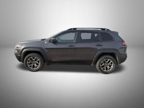 Granite Crystal Metallic Clearcoat 2022 Jeep Cherokee Trailhawk